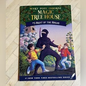 Magic Tree House Book #5: Night of the Ninjas
